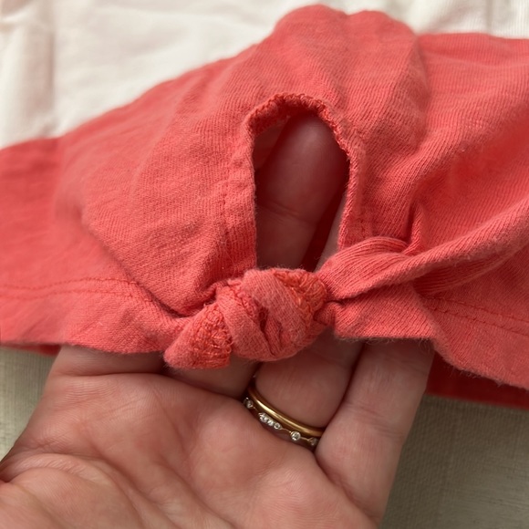 Colorblock tee with tie - Picture 2 of 4